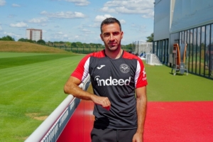 极速电竞app-官方：阿森纳U21主教练穆罕默德-阿里加盟布伦特福德，担任助教