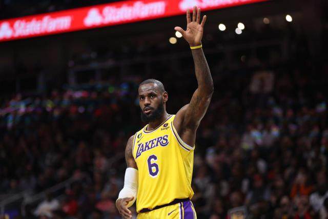 电竞比分-交易截止日前是否行动，将决定湖人与詹姆斯的未来